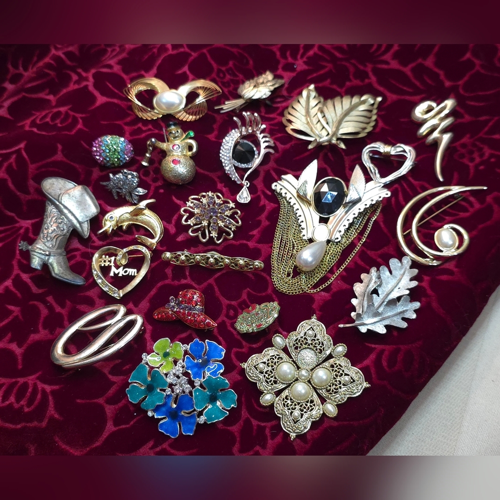 LOT OF 22 VINTAGE BROOCHES - Picture 2 of 13